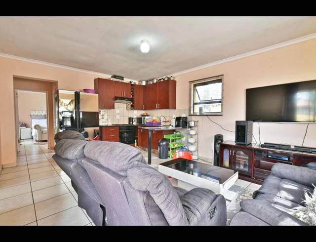 7 BEDROOM HOUSE FOR SALE IN LIEFDE EN VREDE